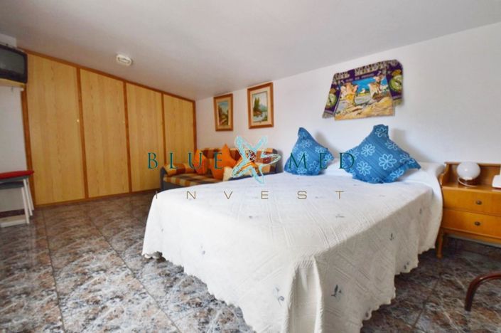 Image No.24-4 Bed Property for sale