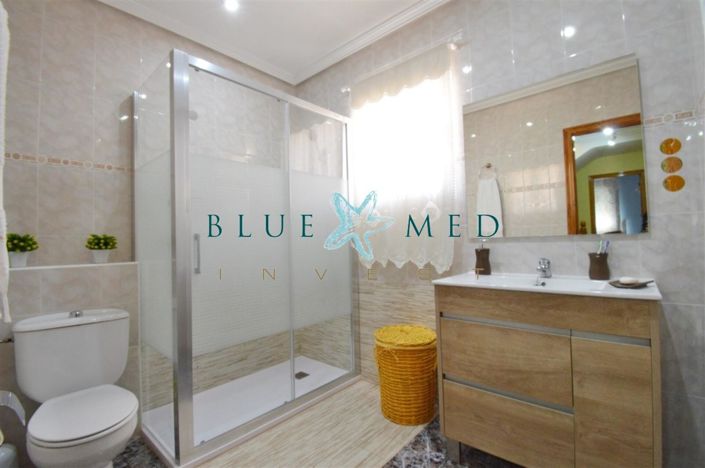 Image No.28-4 Bed Property for sale