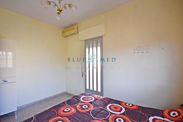 Image No.12-4 Bed Property for sale