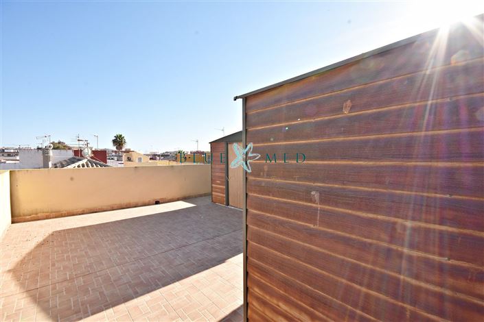 Image No.2-4 Bed Property for sale