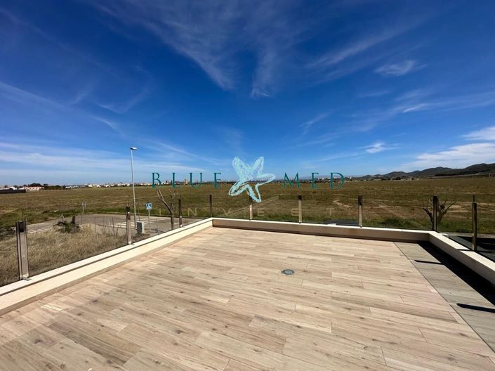 Image No.3-3 Bed Villa for sale