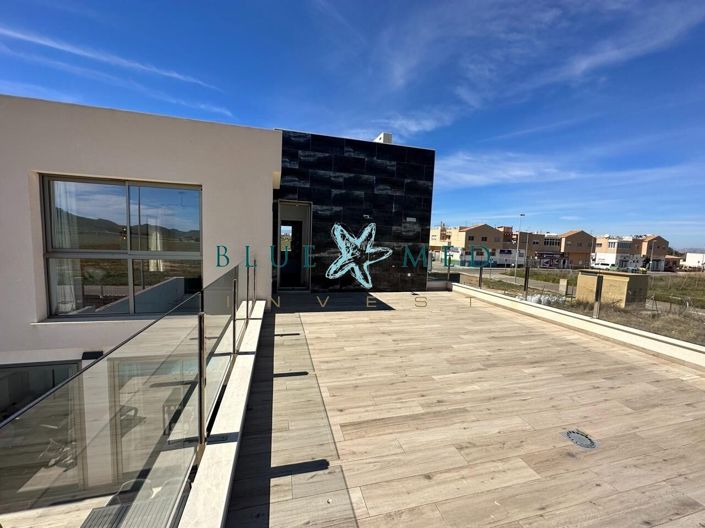 Image No.5-3 Bed Villa for sale