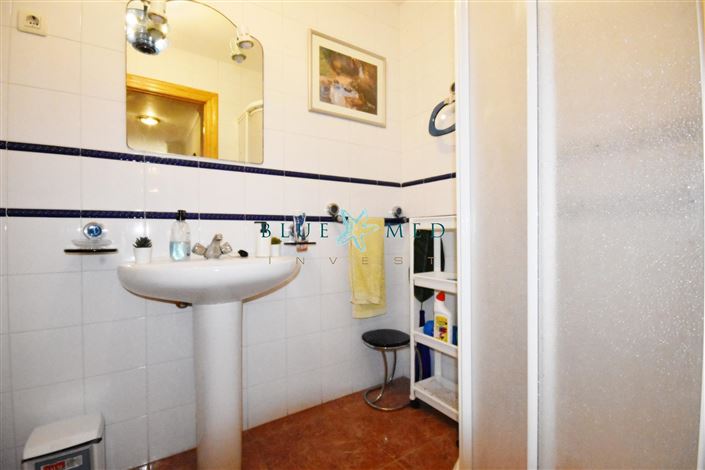 Image No.23-4 Bed Flat for sale