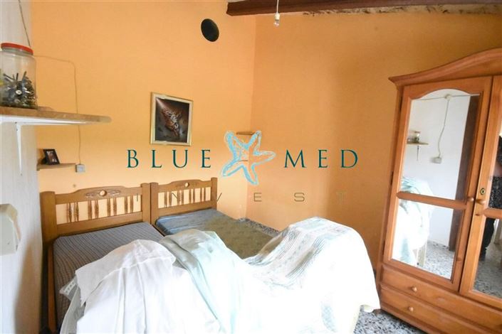 Image No.12-3 Bed Country House for sale