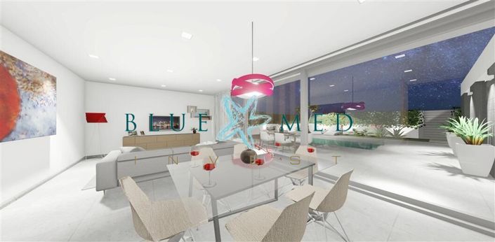 Image No.10-3 Bed Villa for sale