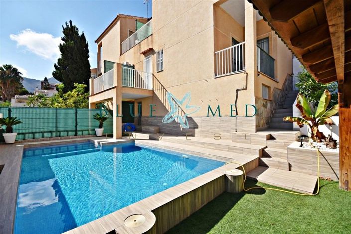 Image No.1-5 Bed Villa for sale
