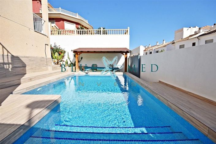 Image No.2-5 Bed Villa for sale