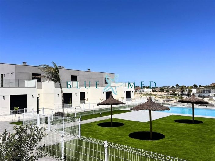 Image No.40-3 Bed Villa for sale