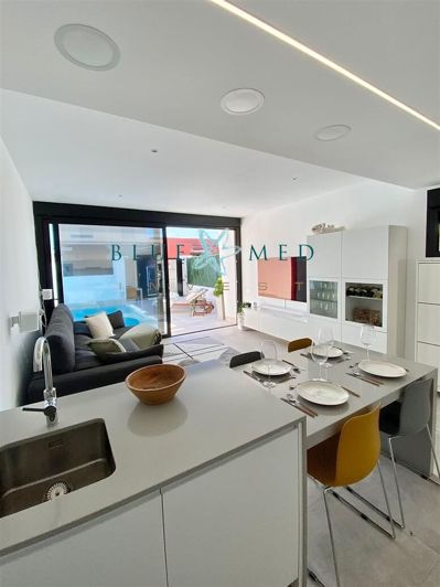 Image No.11-3 Bed Villa for sale