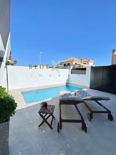 Image No.20-3 Bed Villa for sale