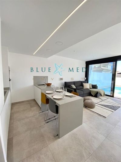 Image No.26-3 Bed Villa for sale