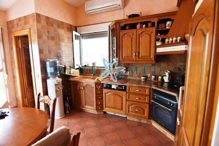 Image No.17-4 Bed Country House for sale