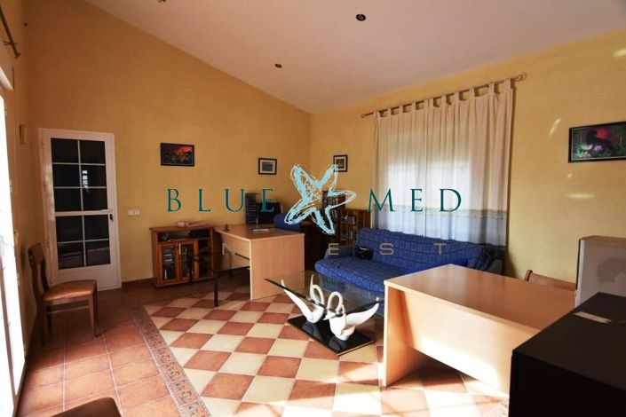 Image No.23-4 Bed Country House for sale