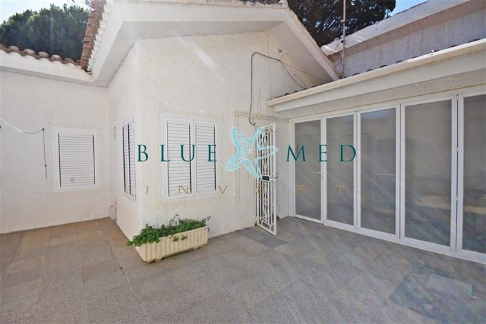 Image No.10-8 Bed Villa for sale