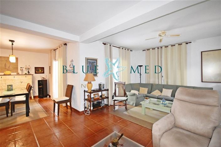 Image No.11-8 Bed Villa for sale