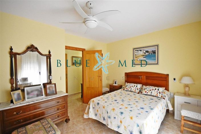 Image No.15-3 Bed Flat for sale