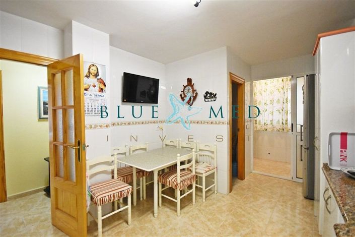 Image No.8-3 Bed Flat for sale