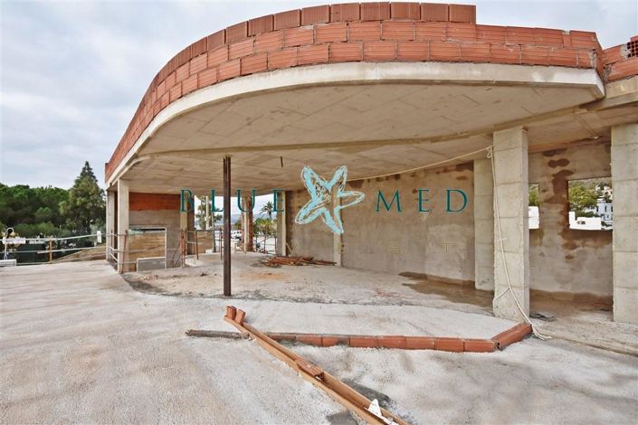 Image No.2-3 Bed Villa for sale