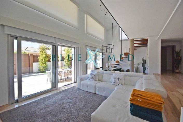 Image No.12-4 Bed Villa for sale
