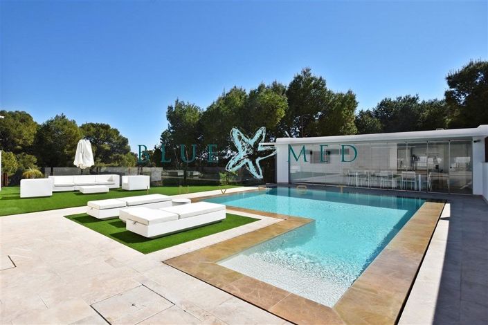 Image No.2-4 Bed Villa for sale