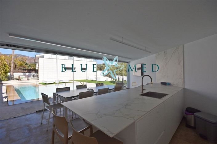 Image No.6-4 Bed Villa for sale