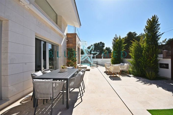 Image No.9-4 Bed Villa for sale