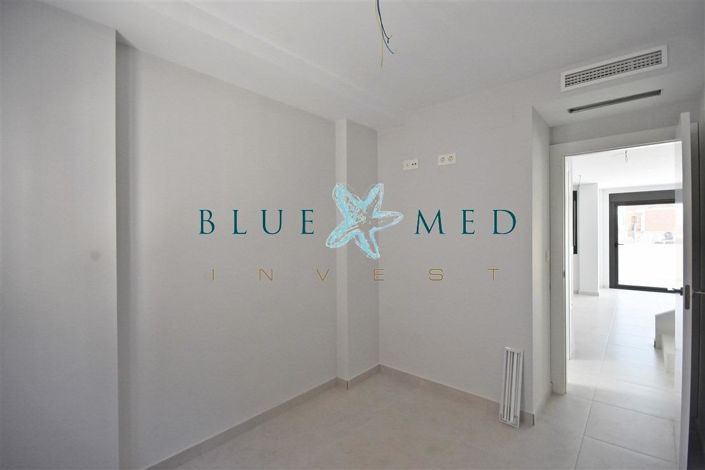 Image No.15-3 Bed Villa for sale