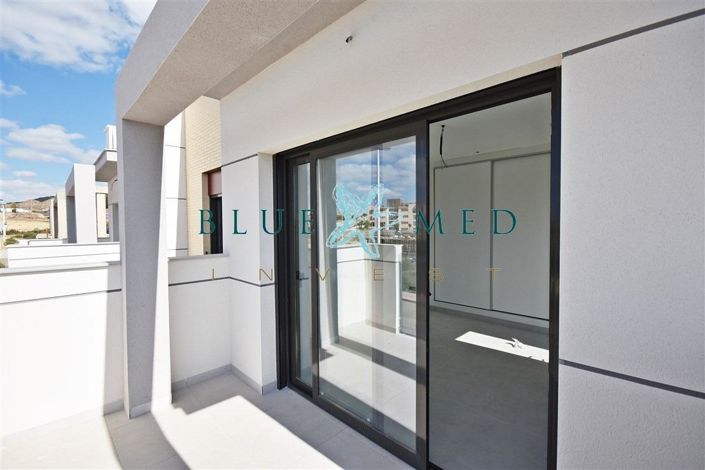 Image No.8-3 Bed Villa for sale