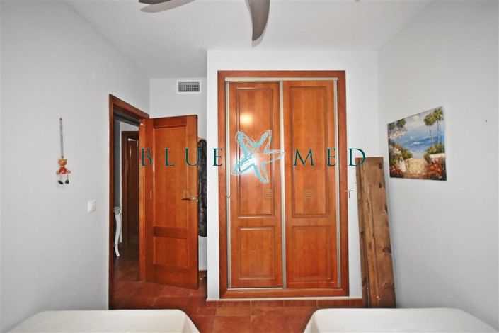 Image No.16-6 Bed Flat for sale