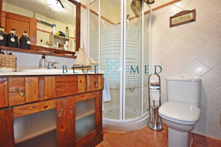 Image No.19-6 Bed Flat for sale