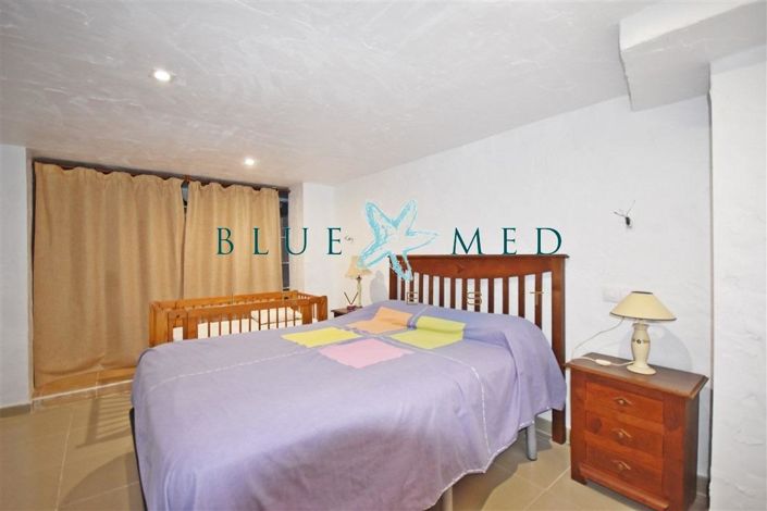 Image No.26-6 Bed Flat for sale