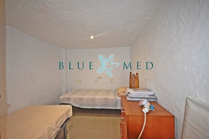 Image No.28-6 Bed Flat for sale