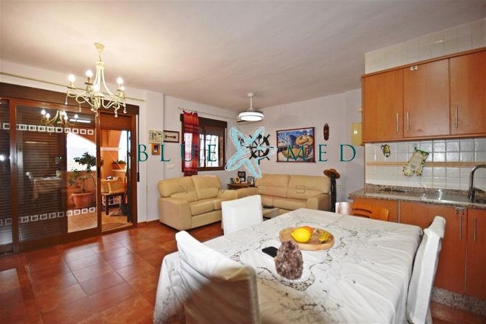 Image No.8-6 Bed Flat for sale