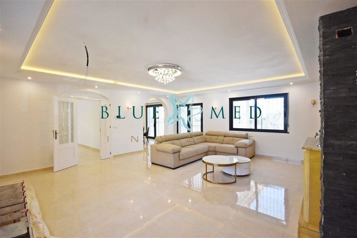 Image No.11-4 Bed Villa for sale