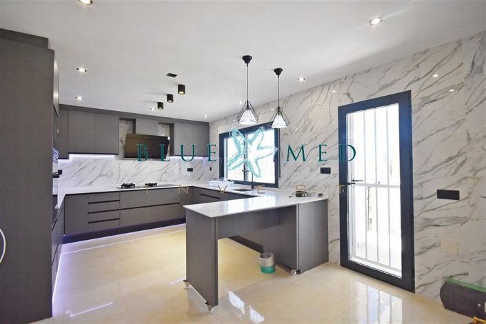 Image No.13-4 Bed Villa for sale