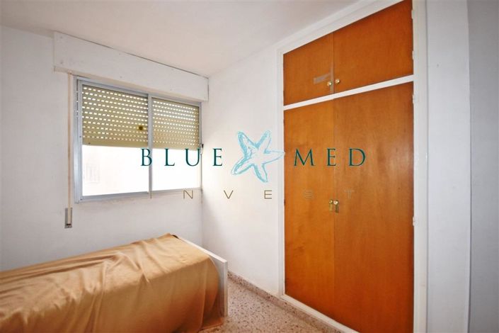 Image No.13-4 Bed Flat for sale