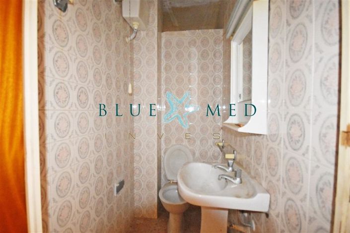 Image No.18-4 Bed Flat for sale