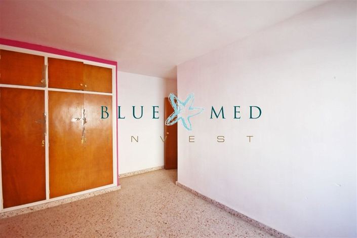 Image No.10-4 Bed Flat for sale