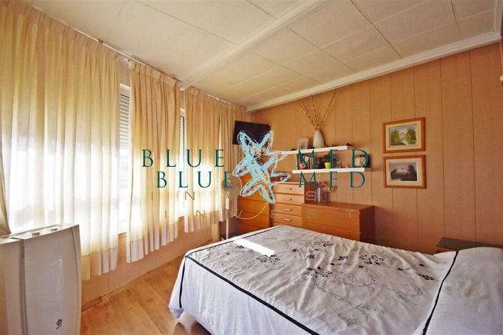 Image No.10-3 Bed Flat for sale