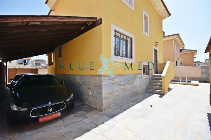 Image No.4-4 Bed Villa for sale