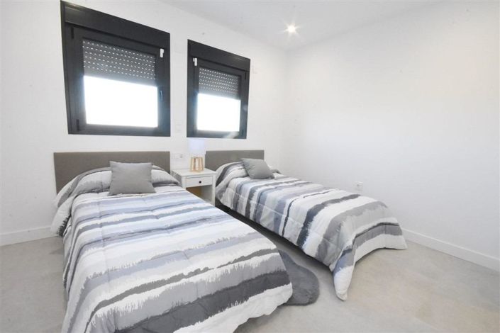 Image No.15-2 Bed Apartment for sale