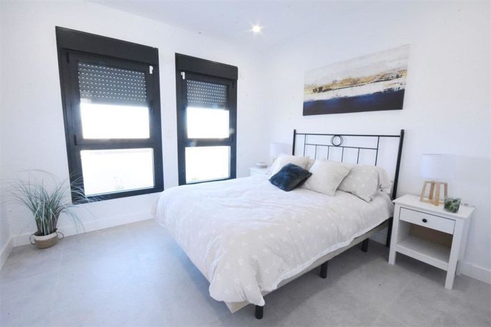 Image No.21-2 Bed Apartment for sale