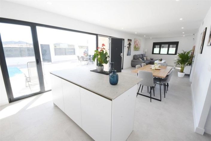 Image No.8-2 Bed Apartment for sale