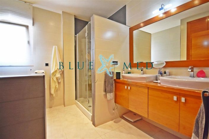 Image No.19-6 Bed Villa for sale