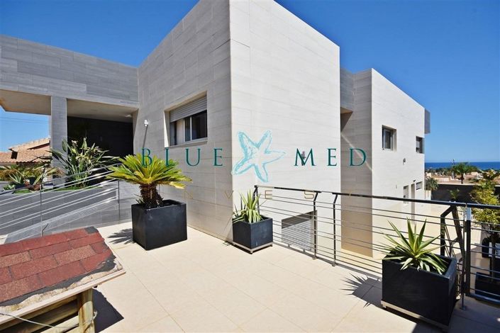 Image No.3-6 Bed Villa for sale