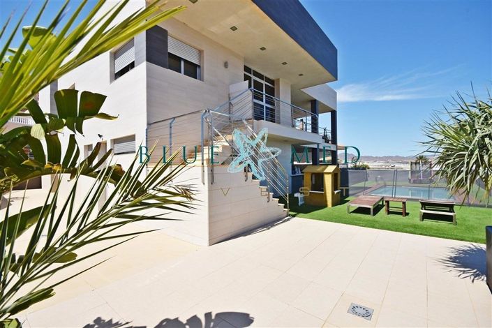 Image No.43-6 Bed Villa for sale