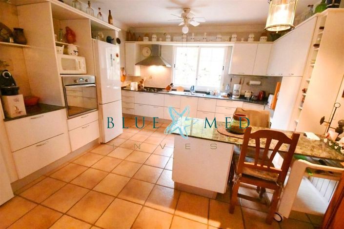 Image No.29-3 Bed Villa for sale