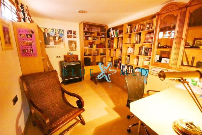 Image No.10-5 Bed Country House for sale