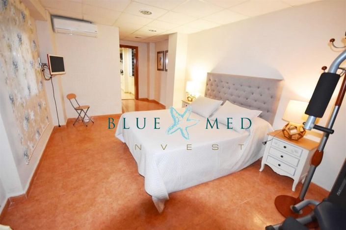 Image No.26-5 Bed Country House for sale