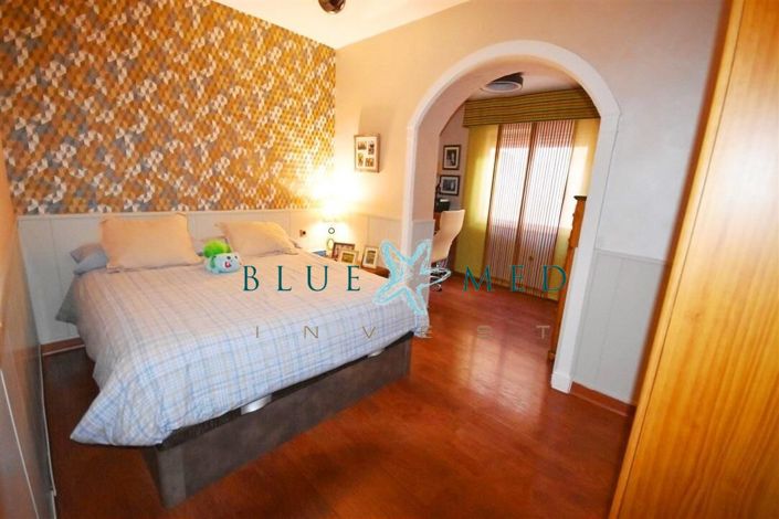 Image No.38-5 Bed Country House for sale